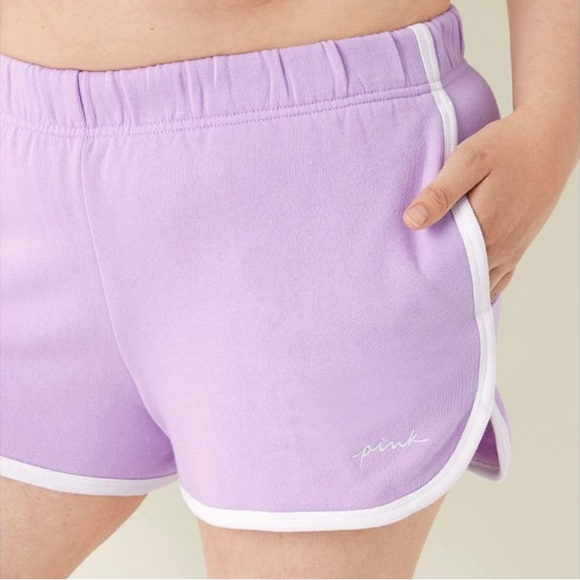 Victoria’s Secret PINK Lilac Purple 2.5” Curved Hem Sweat Shorts Script Logo XS - Picture 5 of 12